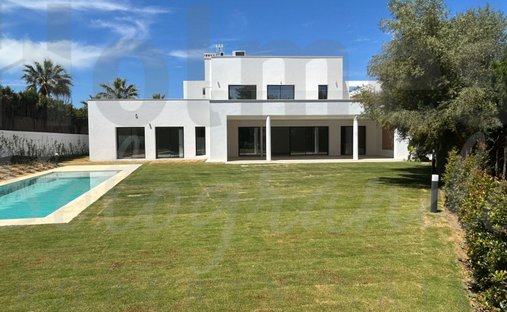 Villa in Sotogrande, San Roque, Andalusia 1