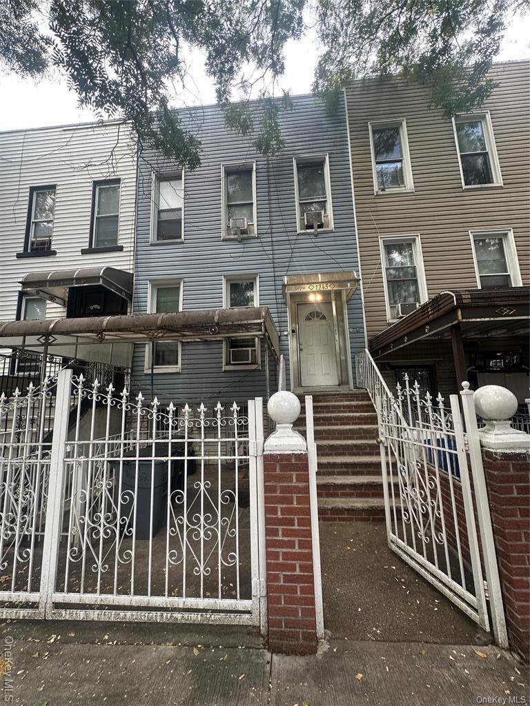 House in New York, New York, United States 1 - 18008449