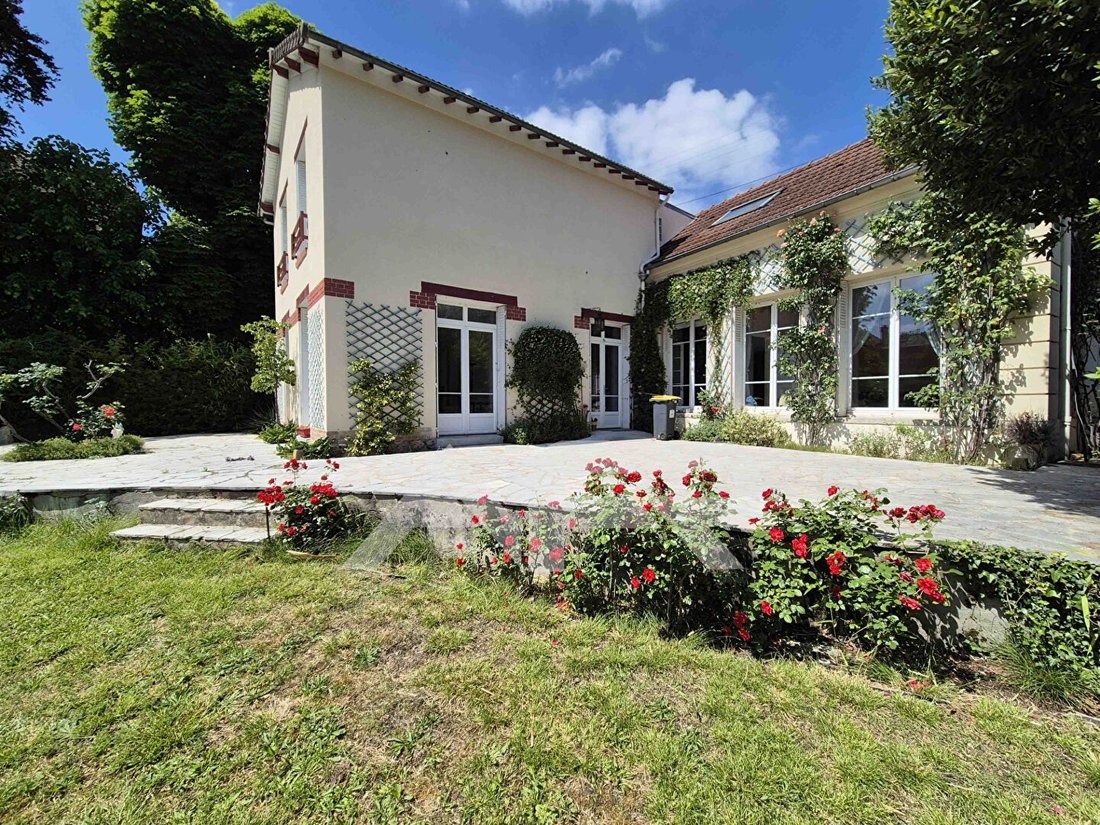 House in Chatou, Ile-de-France, France 5 - 18008829