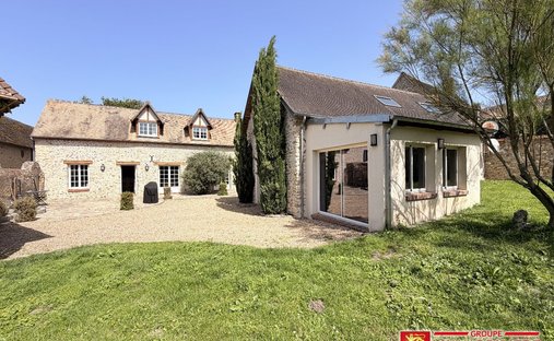 House in Pacy-sur-Eure, Normandy, France 1