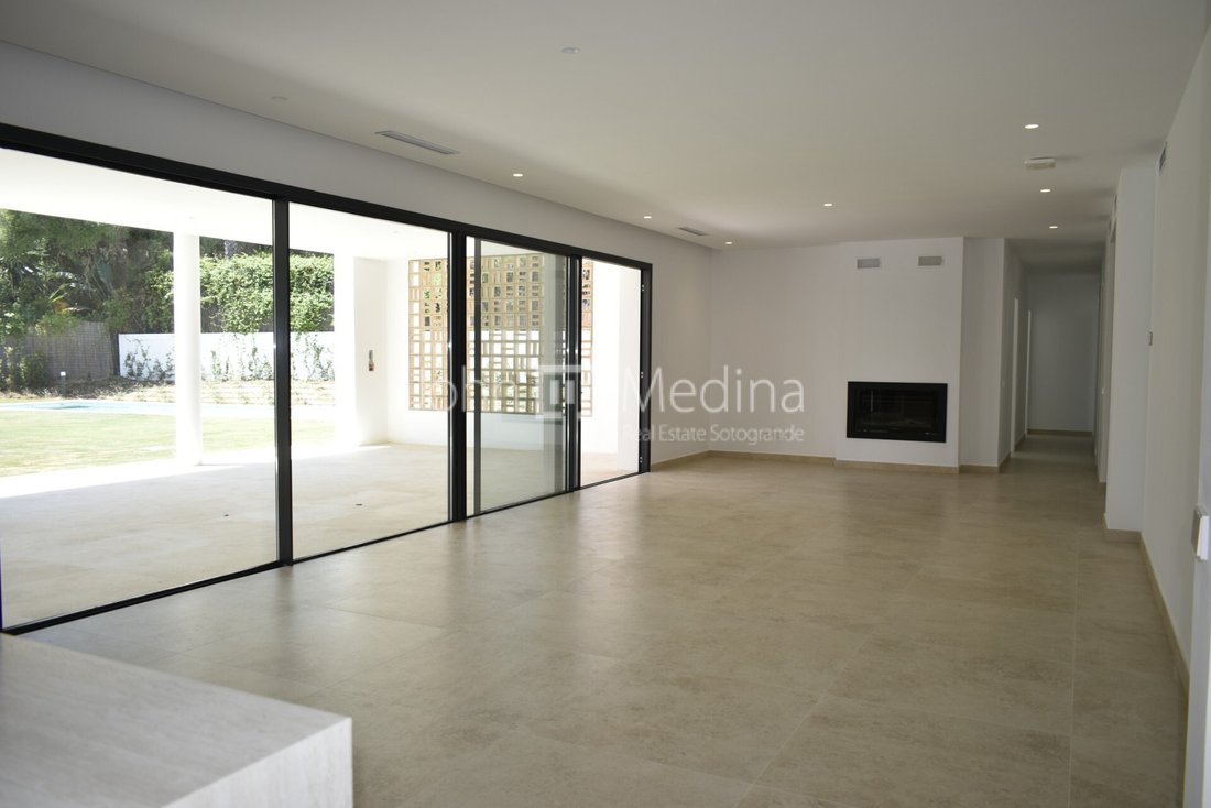 Villa in Sotogrande, San Roque, Andalusia 2 - 17443378