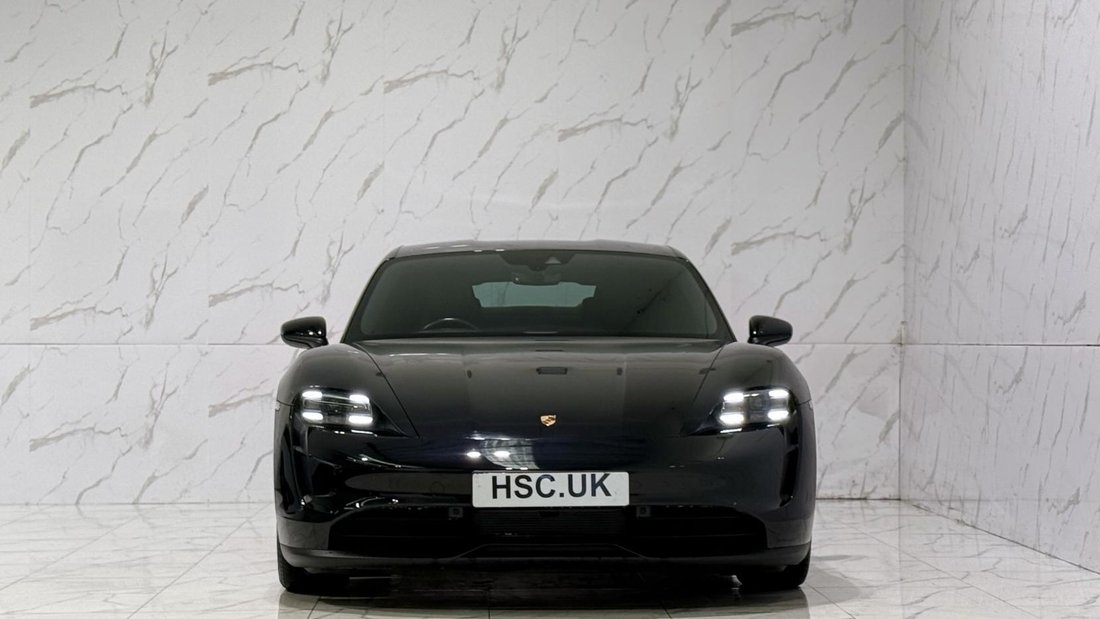 Sedan in Ruislip, United Kingdom 2 - 18004716