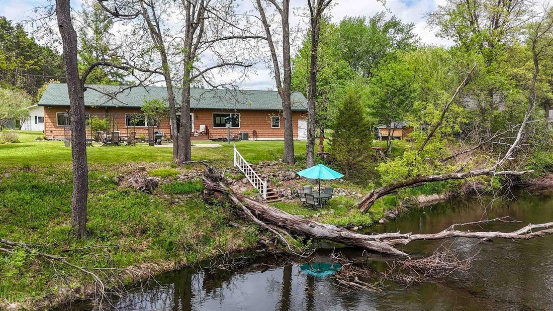 House in Waupaca, Wisconsin, United States 3 - 18007845