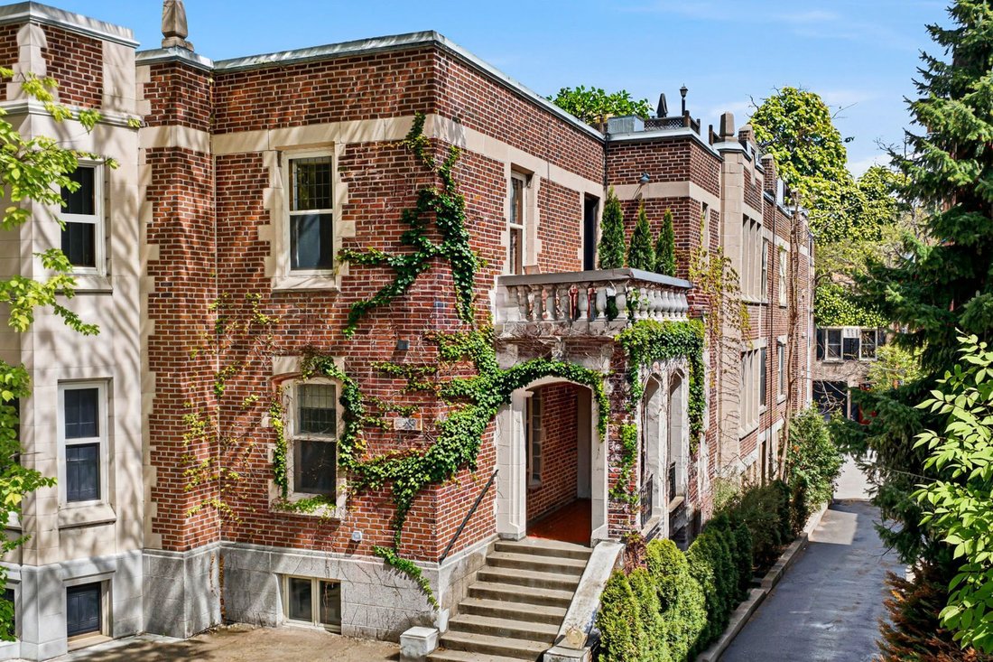 Apartment in Westmount, Quebec, Canada 1 - 17994940