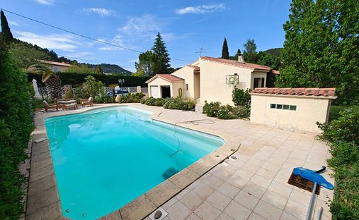 Villa in Est, Solliès-Pont, France 1