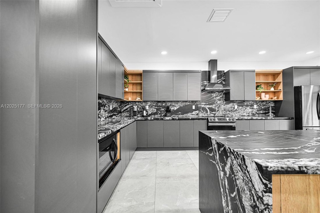 House in Miami, Florida, United States 5 - 18008036