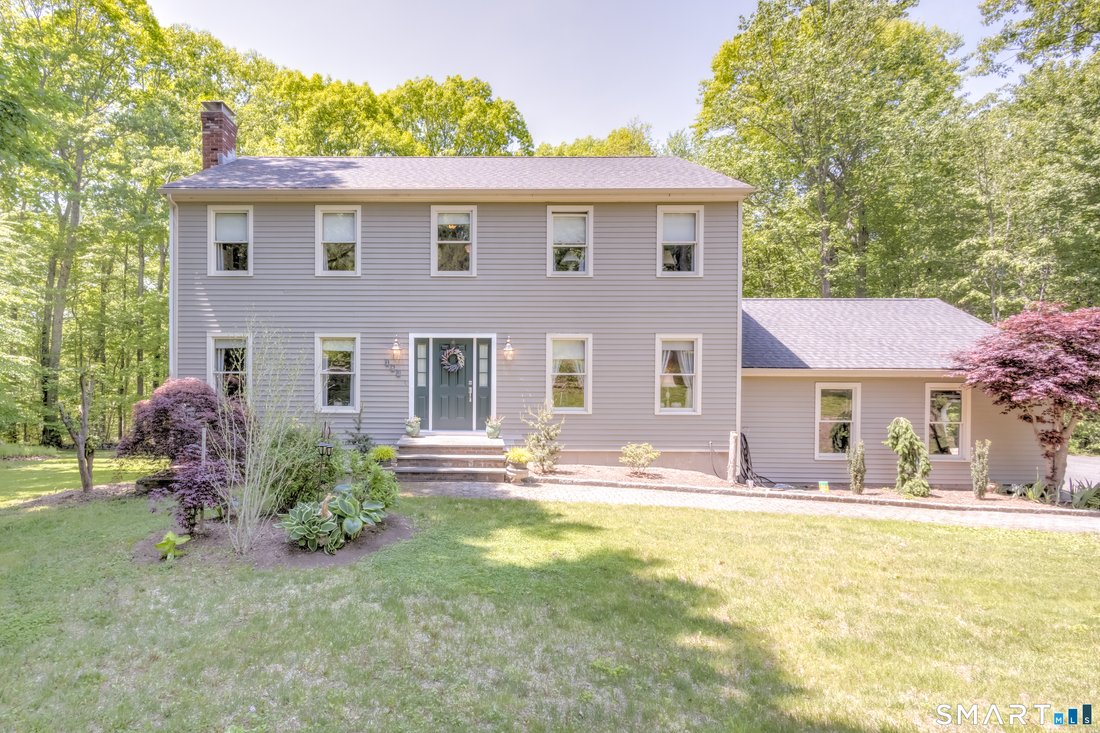 Southbury, Connecticut, United States 1 - 18007144