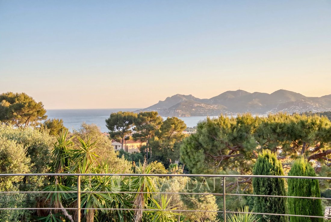 Villa in Collines, Le Cannet, France 3 - 18006648
