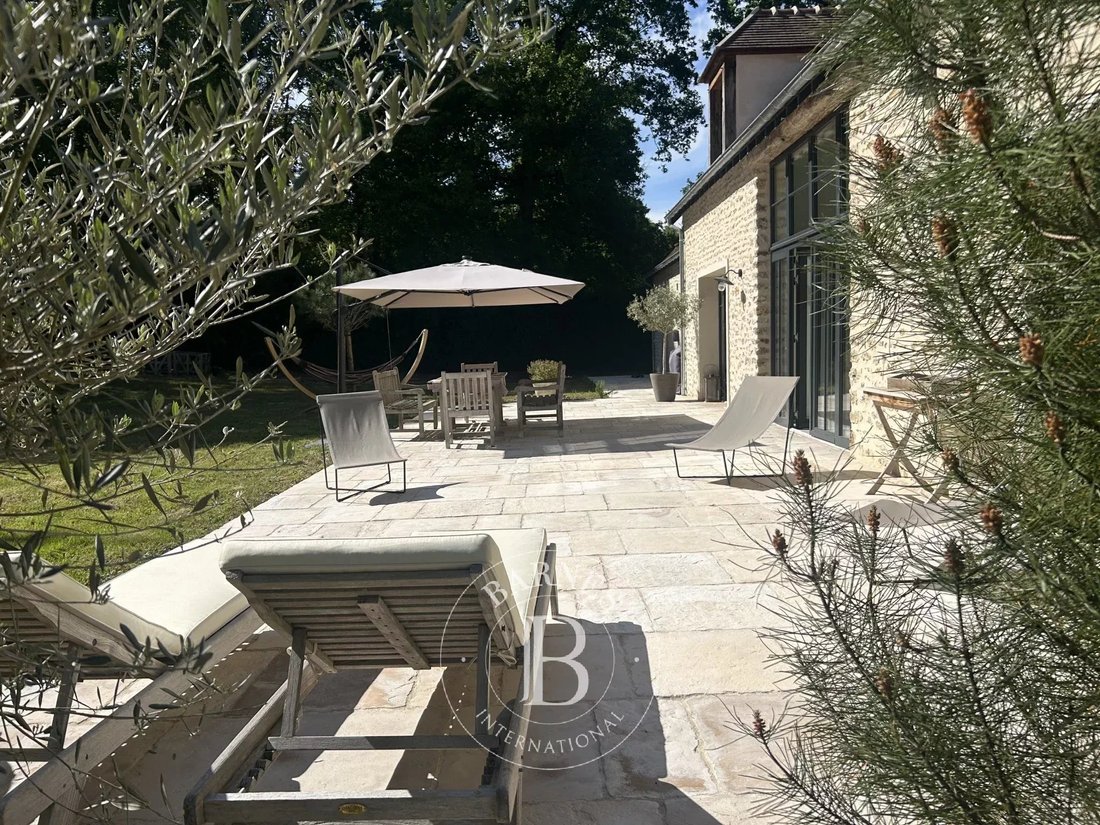 House in Saint-Léger-en-Yvelines, Ile-de-France, France 2 - 18010770