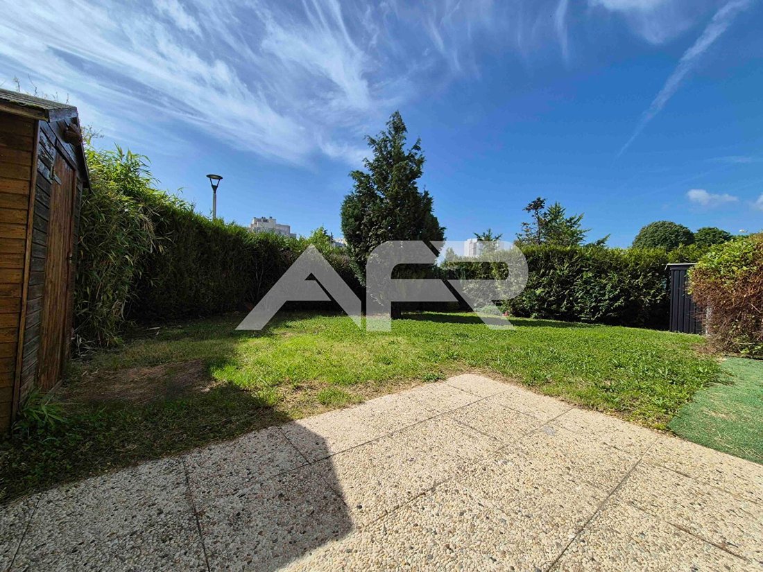 Apartment in Chatou, Ile-de-France, France 1 - 18009007
