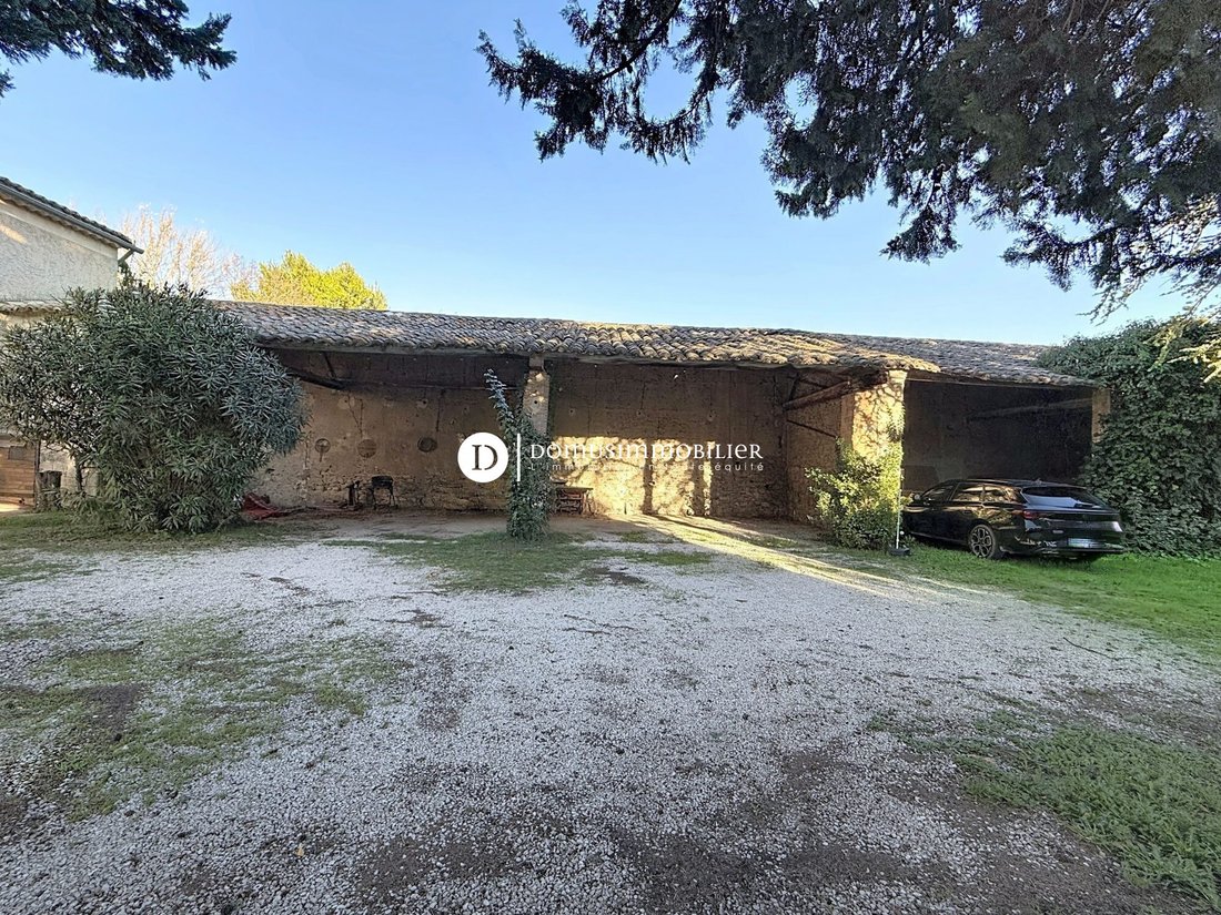 House in Saint-Saturnin-lès-Avignon, Provence-Alpes-Côte d'Azur, France 2 - 18012285