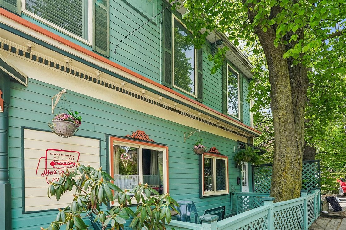 House in Toronto, Ontario, Canada 5 - 18006359