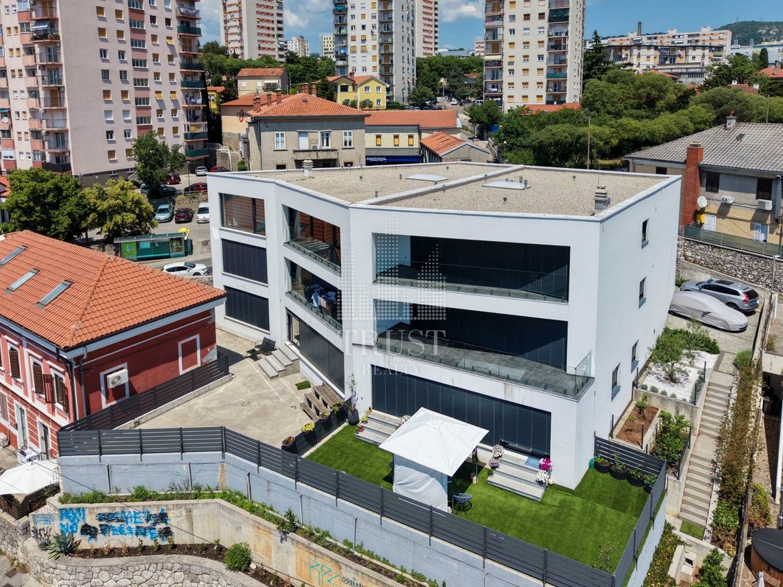 Apartment in Mjesni odbor Krimeja, Grad Rijeka, Primorje-Gorski Kotar County 1 - 17969791