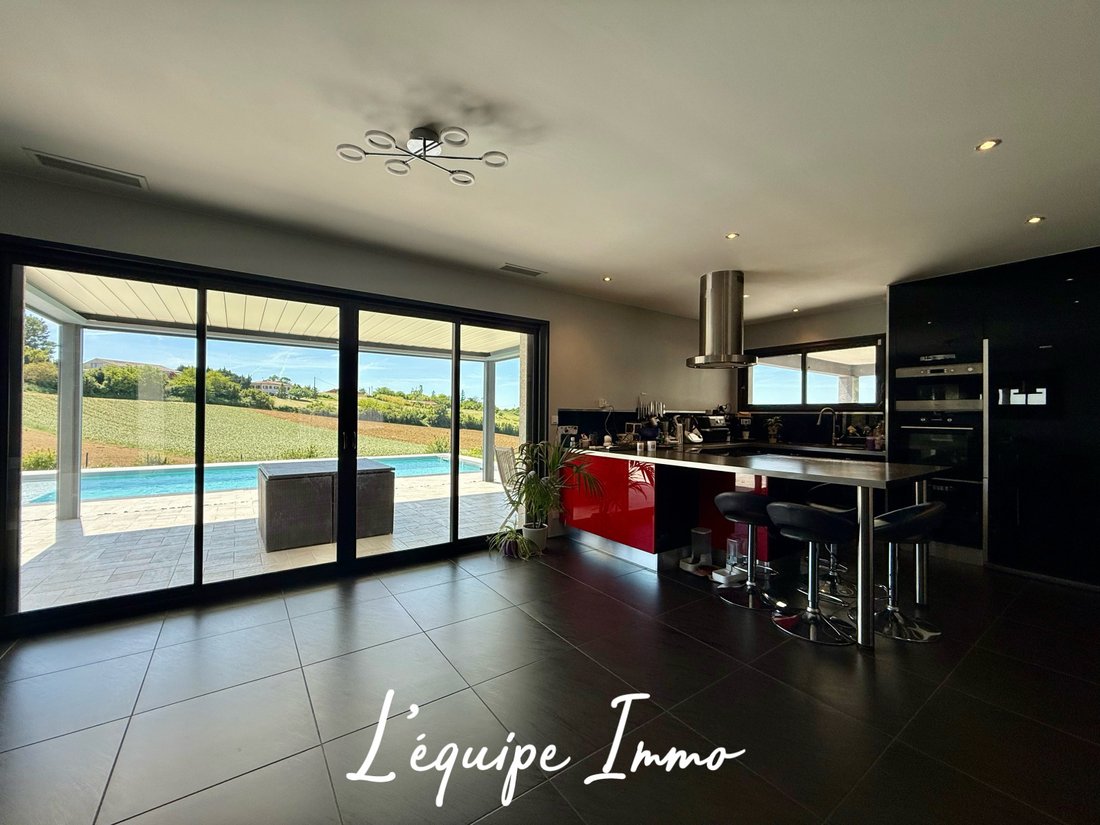 Villa in Casse Martin, L'Isle-Jourdain, France 4 - 18008631