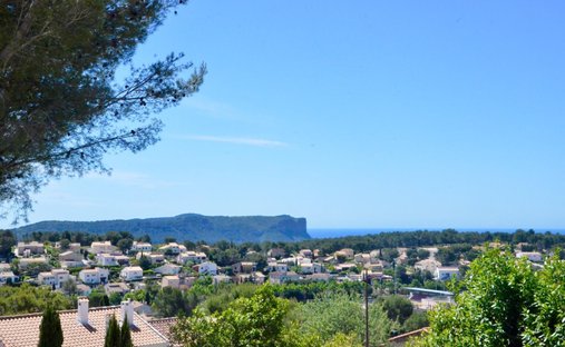 Villa in Carnoux-en-Provence, Provence-Alpes-Côte d'Azur, France 1