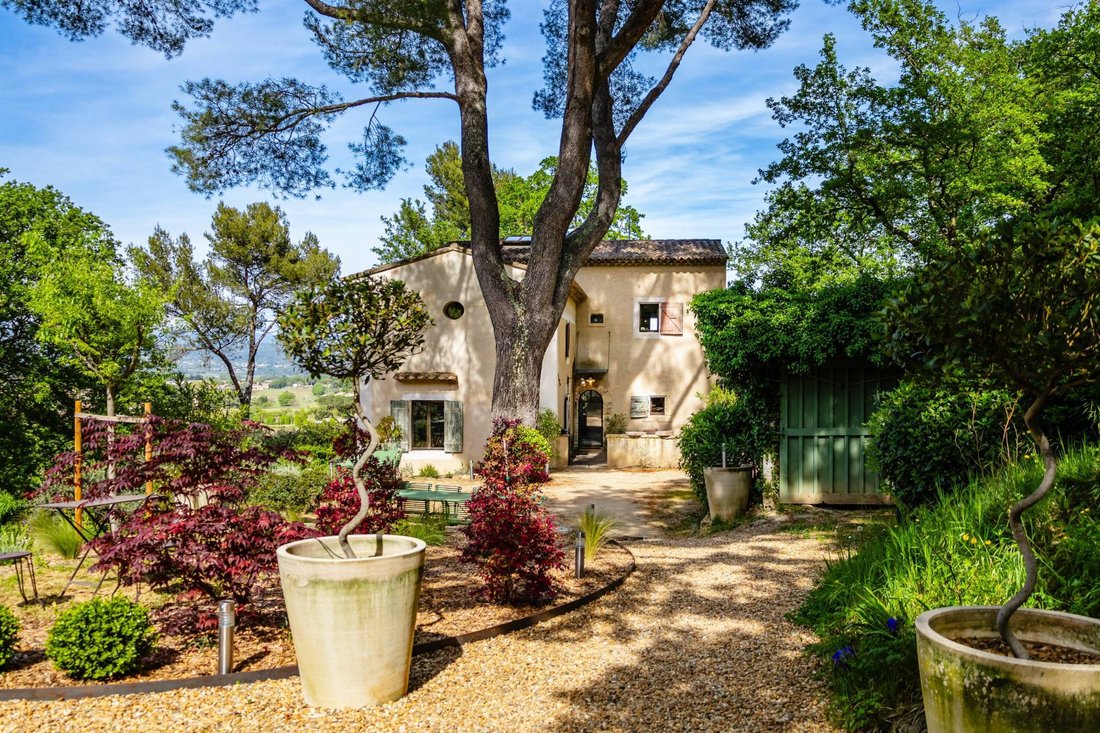 House in Gordes, Provence-Alpes-Côte d'Azur, France 2 - 17865562