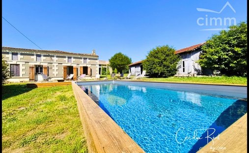 Casa a Mirambeau, Nuova Aquitania, Francia 1
