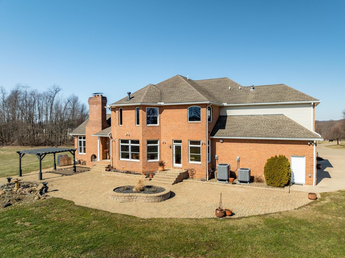 House in Canal Fulton, Ohio, United States 4 - 18005085