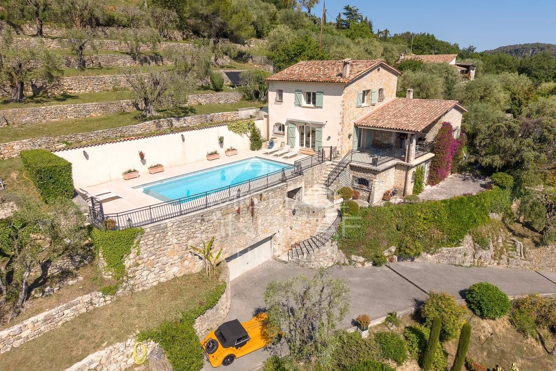 Villa in Tourrettes-sur-Loup, Provence-Alpes-Côte d'Azur, France 1 - 18006312