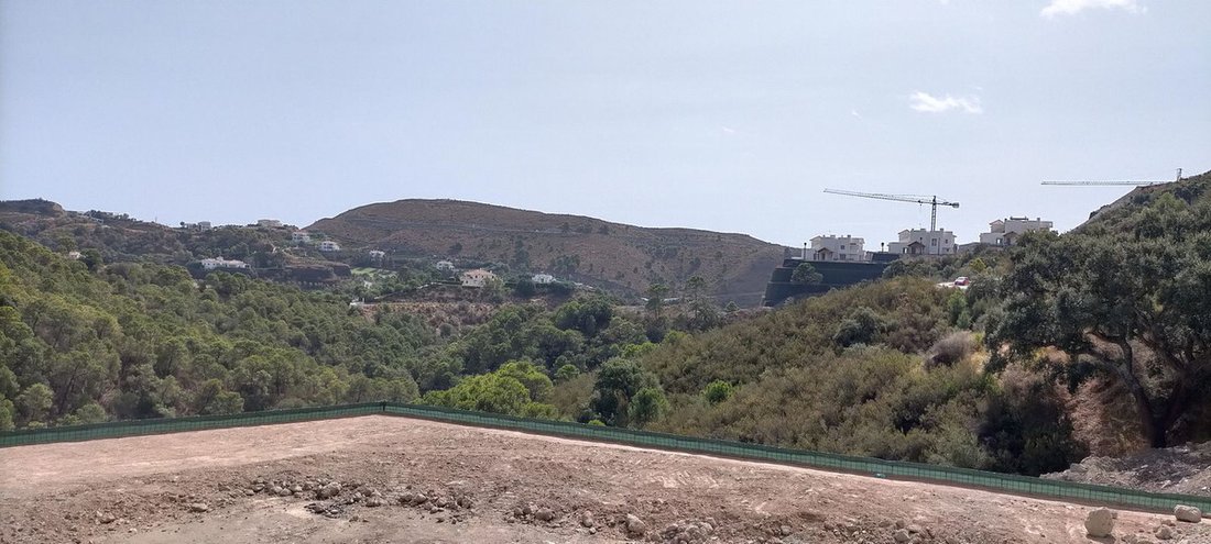 Land in Benahavis, Andalusia, Spain 5 - 18007643