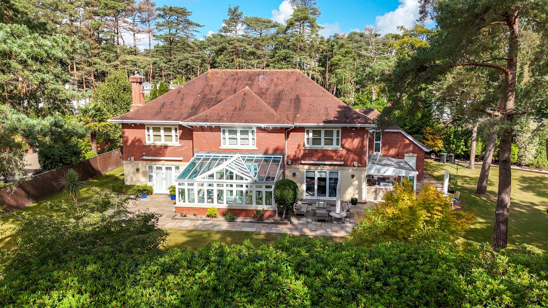 House in Ringwood, England 3 - 18008066