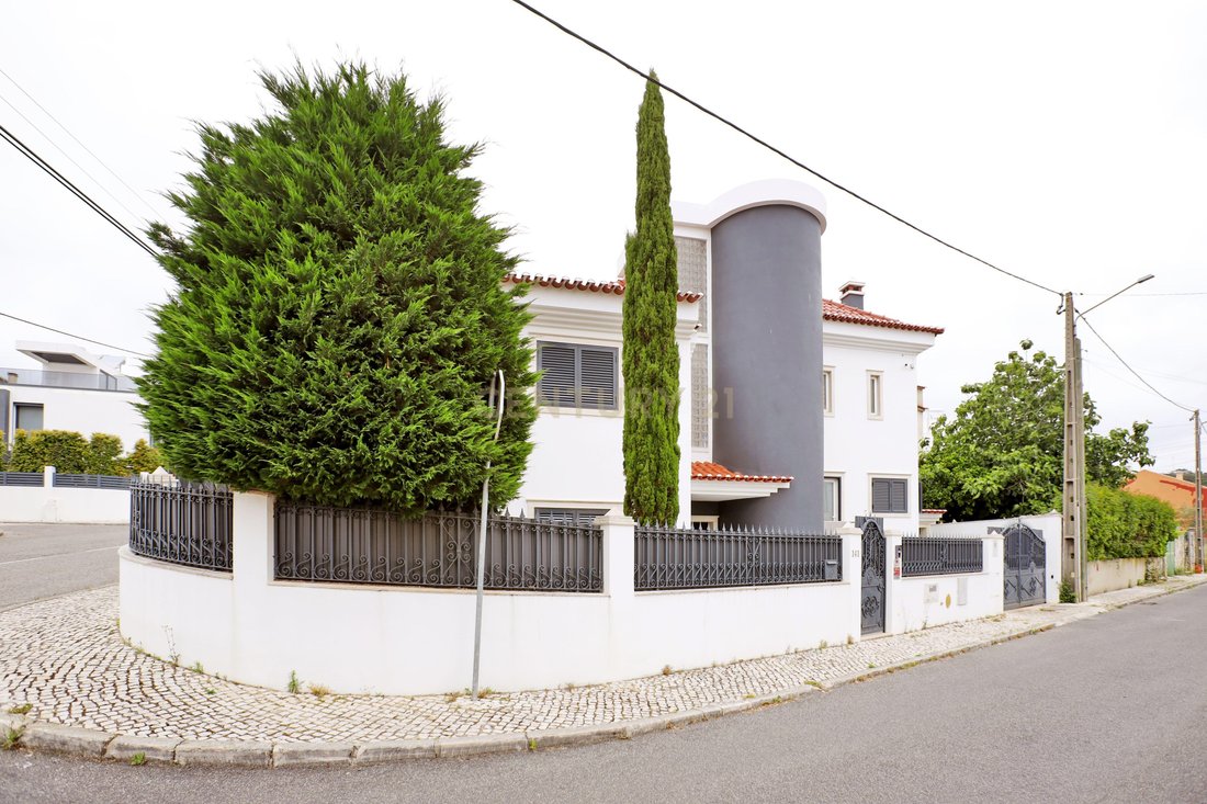 Villa in Pontinha e Famoes, Lisbon, Portugal 4 - 18009569