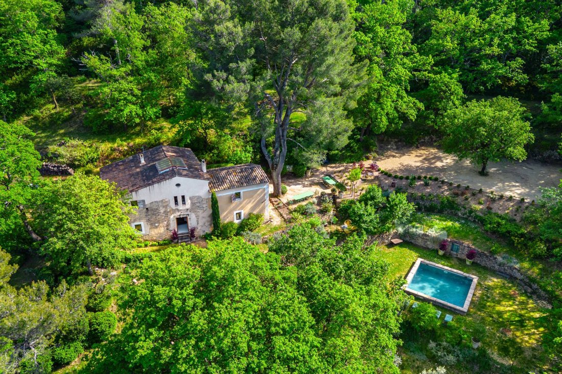 House in Gordes, Provence-Alpes-Côte d'Azur, France 1 - 17865562