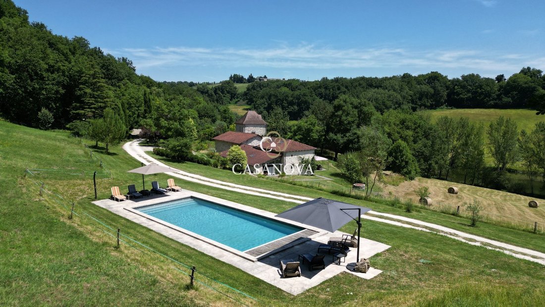 Est, Bon-Encontre, France 1 - 18010479