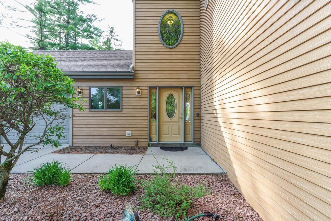 House in Waupaca, Wisconsin, United States 4 - 18007862