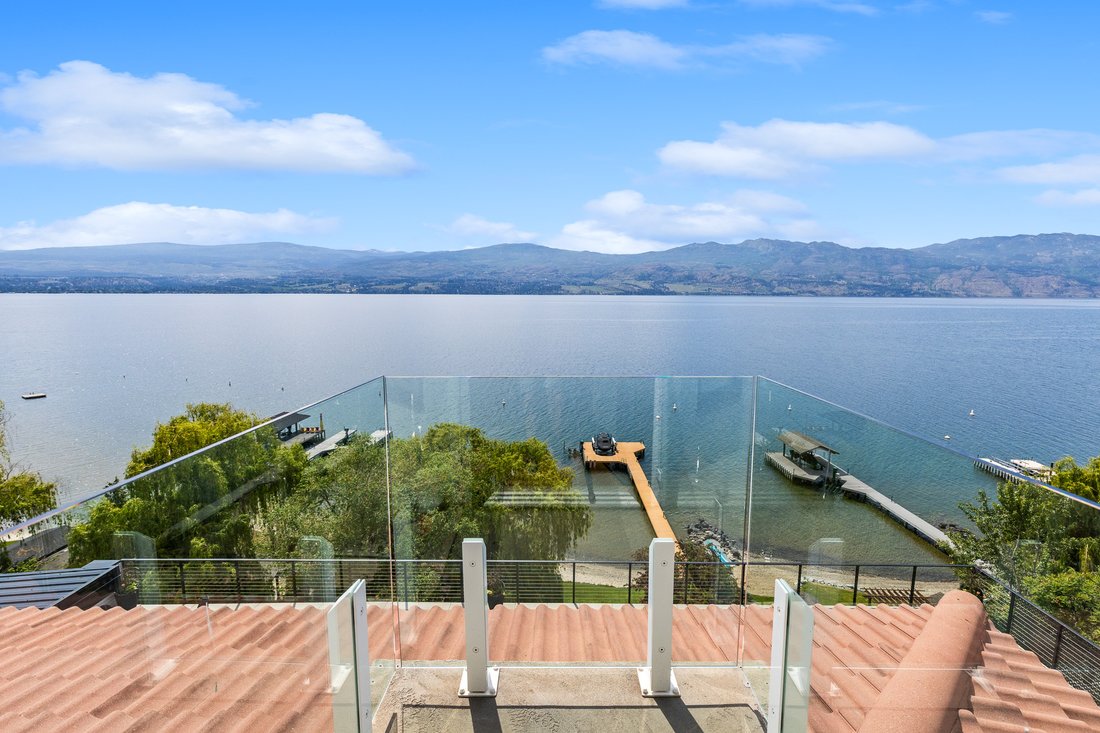 House in West Kelowna, British Columbia, Canada 4 - 18010283