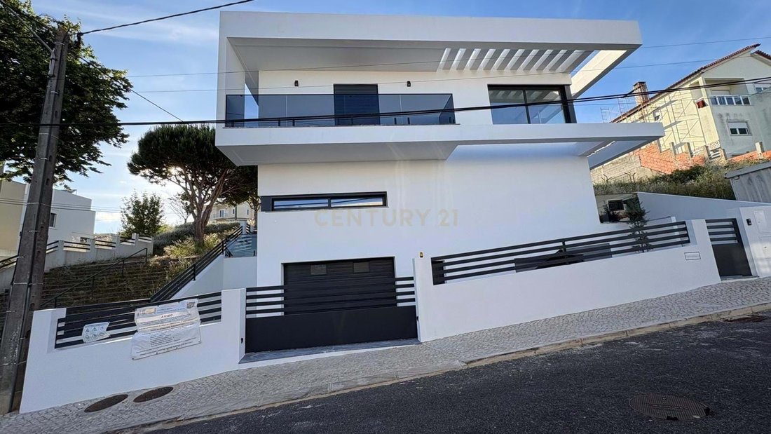 Villa in Pontinha e Famoes, Lisbon, Portugal 1 - 17335701