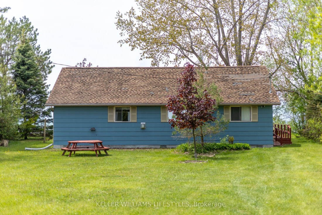 House in Zurich, Ontario, Canada 3 - 18011222