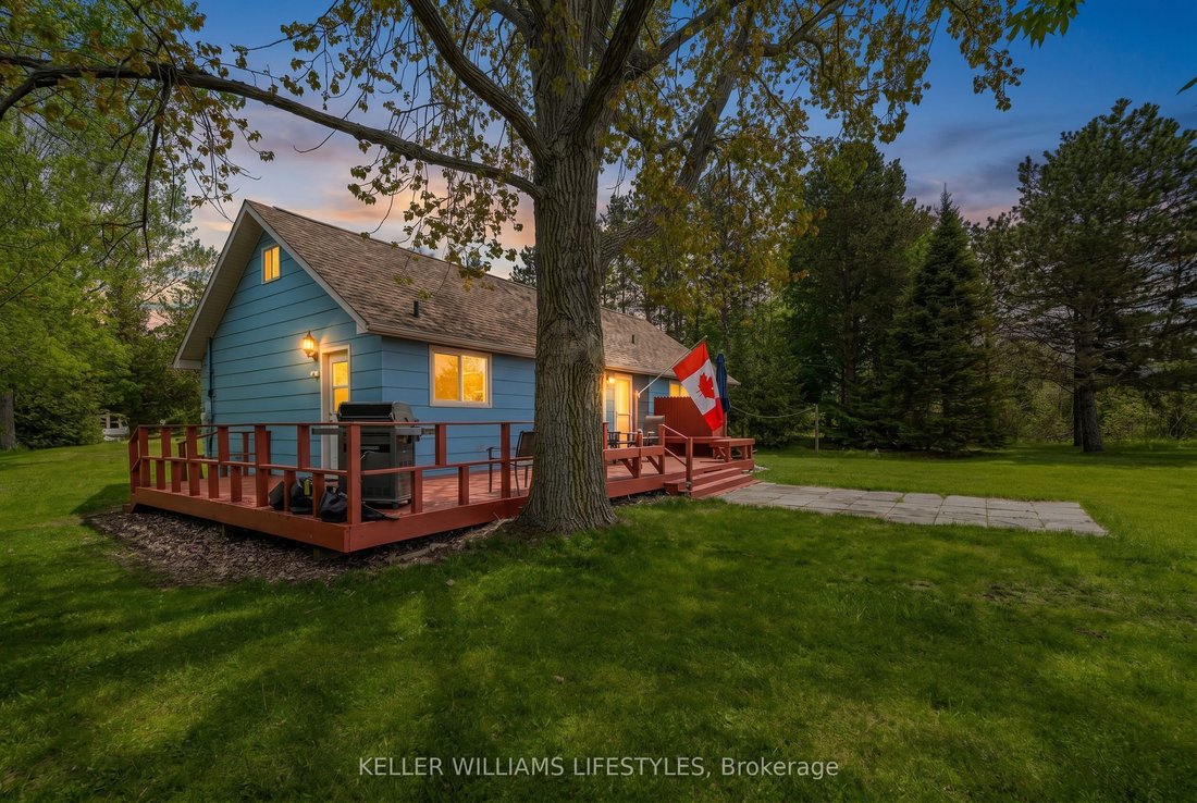 House in Zurich, Ontario, Canada 2 - 18011222