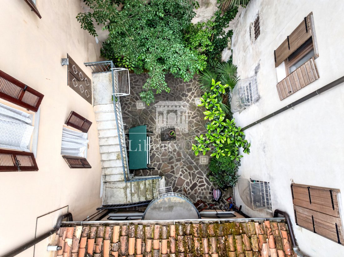 House in Salo, Lombardy, Italy 4 - 18011117