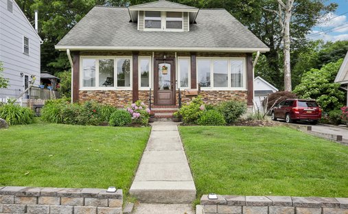 House in Village of Pelham, New York, United States 1