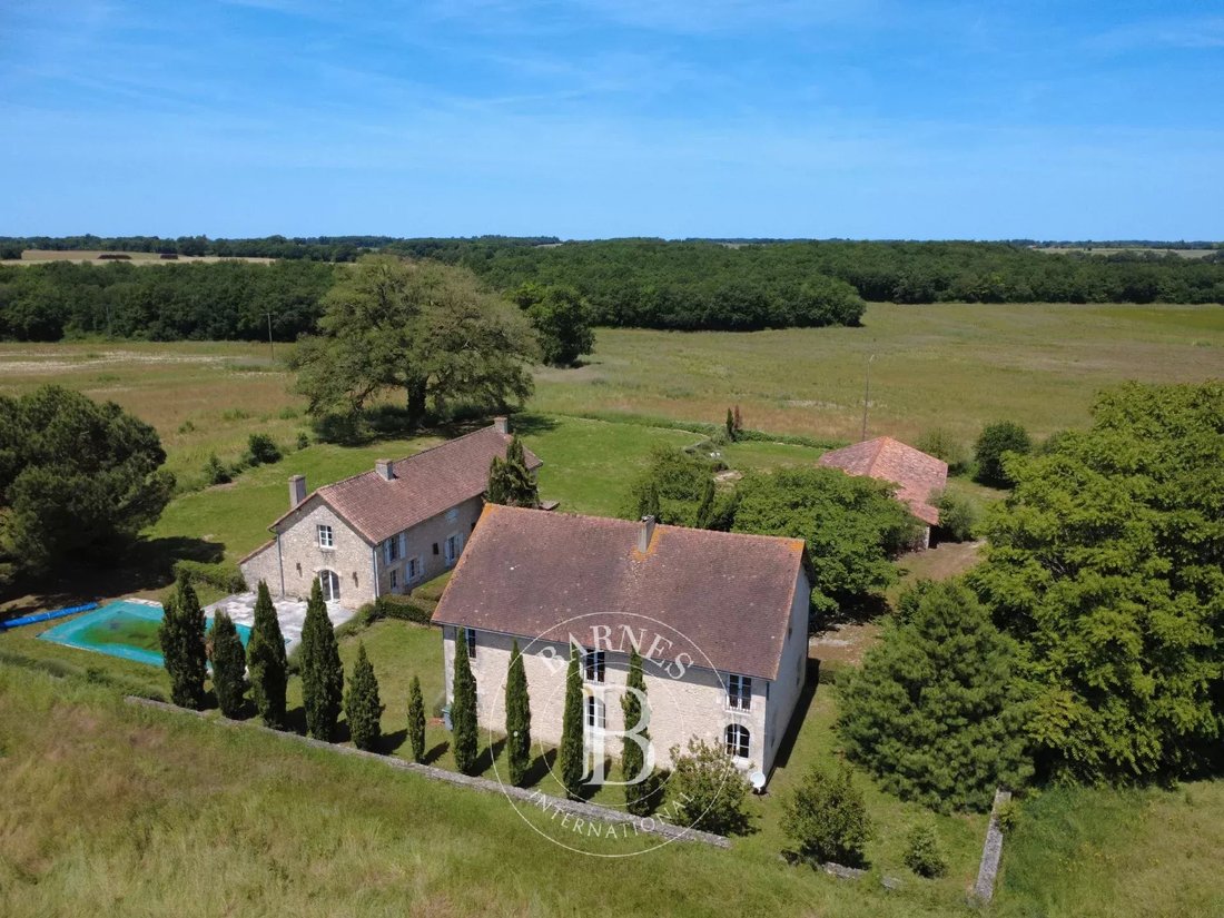 House in Antigny, Nouvelle-Aquitaine, France 1 - 18006716