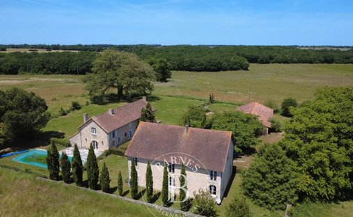 Casa a Antigny, Nuova Aquitania, Francia 1