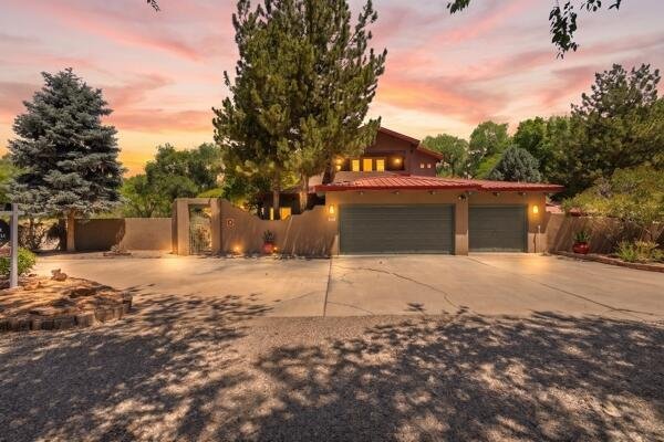 House in Los Ranchos de Albuquerque, New Mexico, United States 1 - 17792386