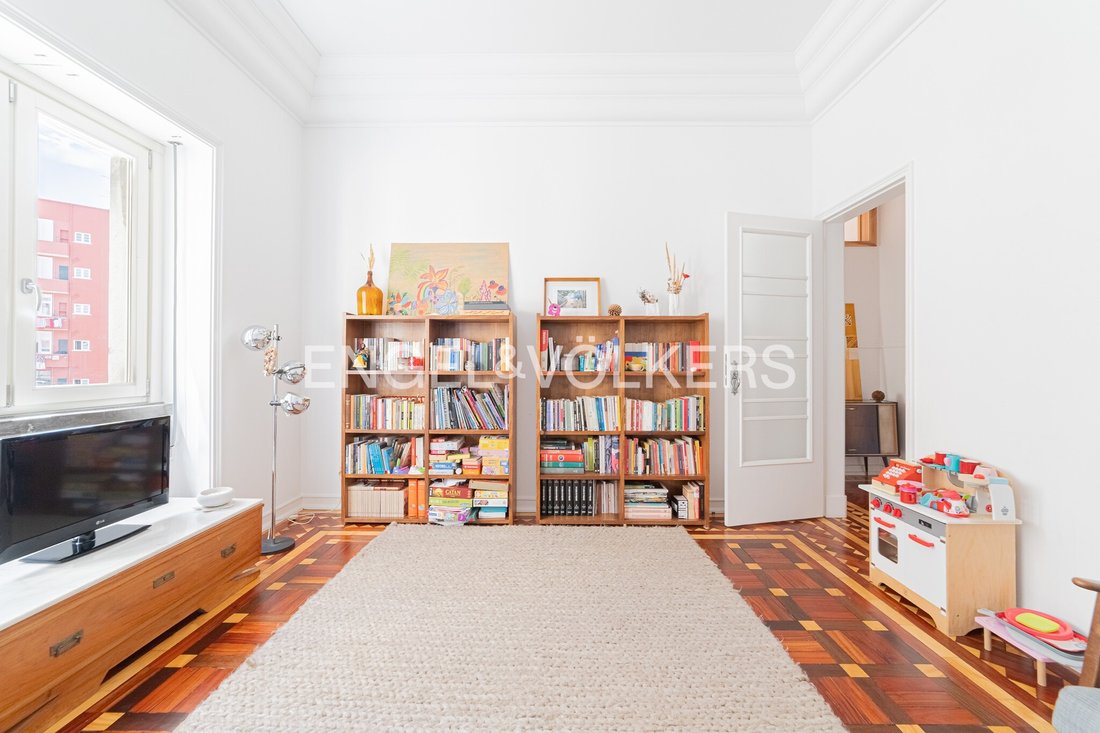 Apartment in Areeiro, Lisbon, Portugal 2 - 18010874