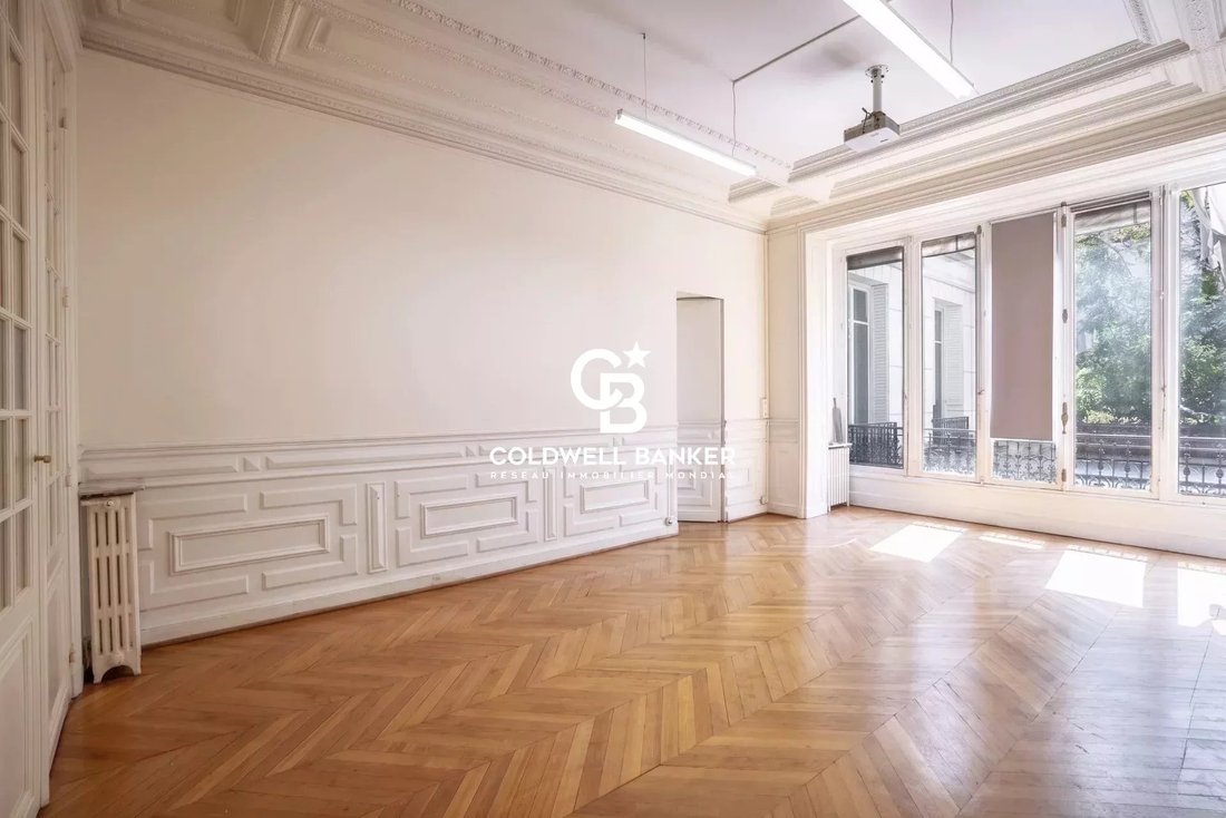 Apartment in Hoche-Friedland, Paris 8e Arrondissement, Paris 5 - 18010482