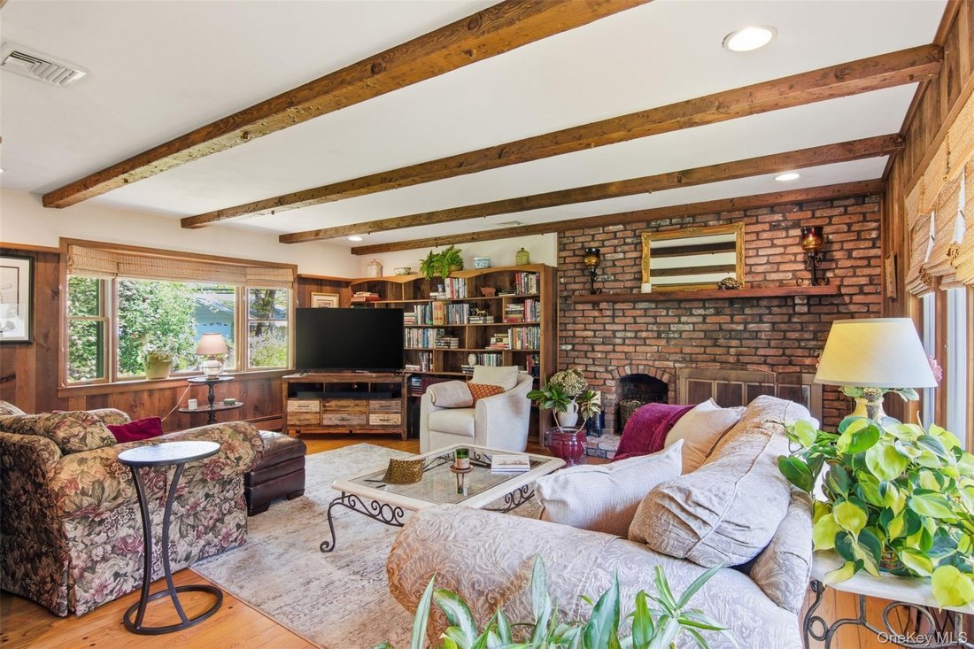 House in Saint James, New York, United States 5 - 18011936