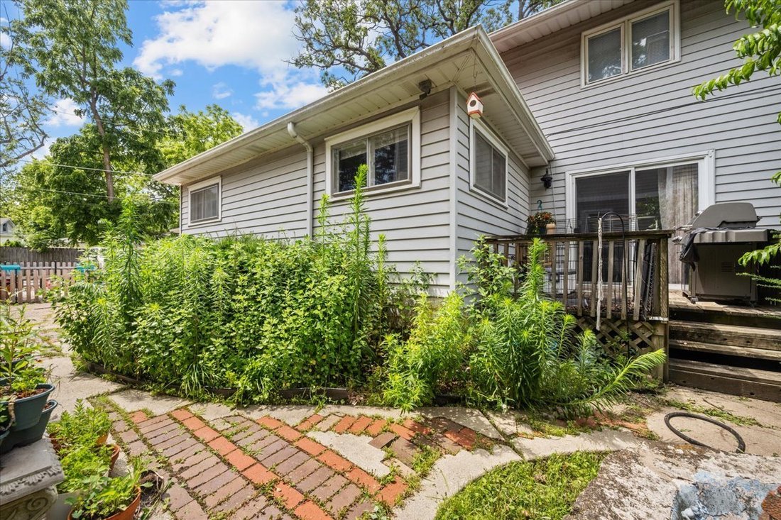 Highland Park, Illinois, United States 2 - 18005348
