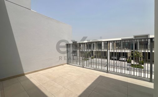 Townhouse in Tilal Al Ghaf, Dubai, United Arab Emirates 1