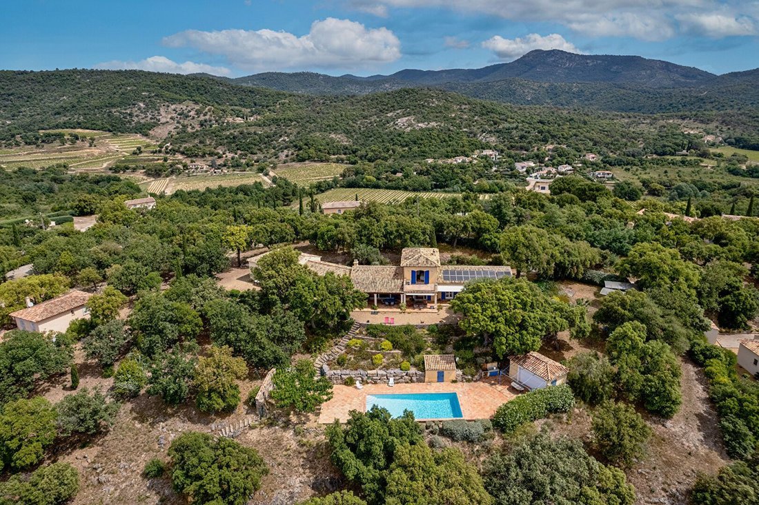 Villa in Le Plan-de-la-Tour, Provence-Alpes-Côte d'Azur, France 1 - 18008695