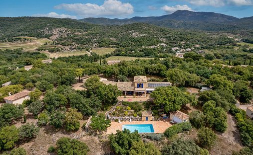 Villa in Le Plan-de-la-Tour, Provence-Alpes-Côte d'Azur, France 1