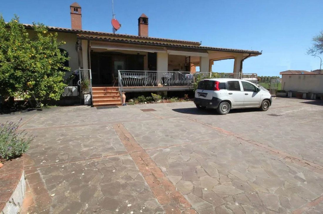 Villa in Tiro a Segno-San Giuseppe, Grosseto, Italy 3 - 18010149