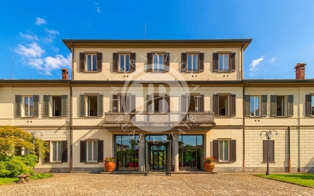 Villa in Figino Serenza, Lombardy, Italy 1 - 18005797