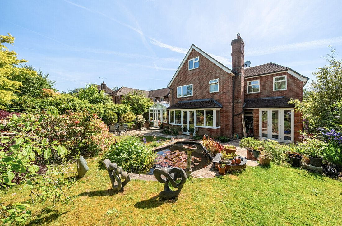 House in Hammer, Beacon Hill, England 1 - 16940167