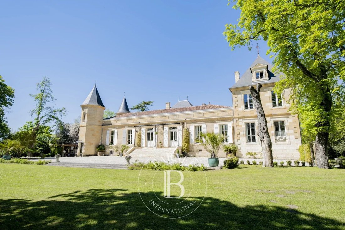 Castle in Sud, Léognan, France 2 - 18006479