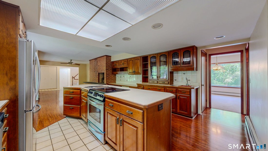 House in Danbury, Connecticut, United States 5 - 18012605